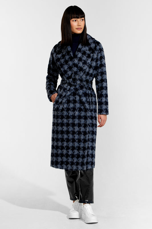 Sentaler Houndstooth Alpaca Long Raglan Sleeve Notched Collar Coat featured in Suri Alpaca and available in Navy Houndstooth. Seen from front with belt.